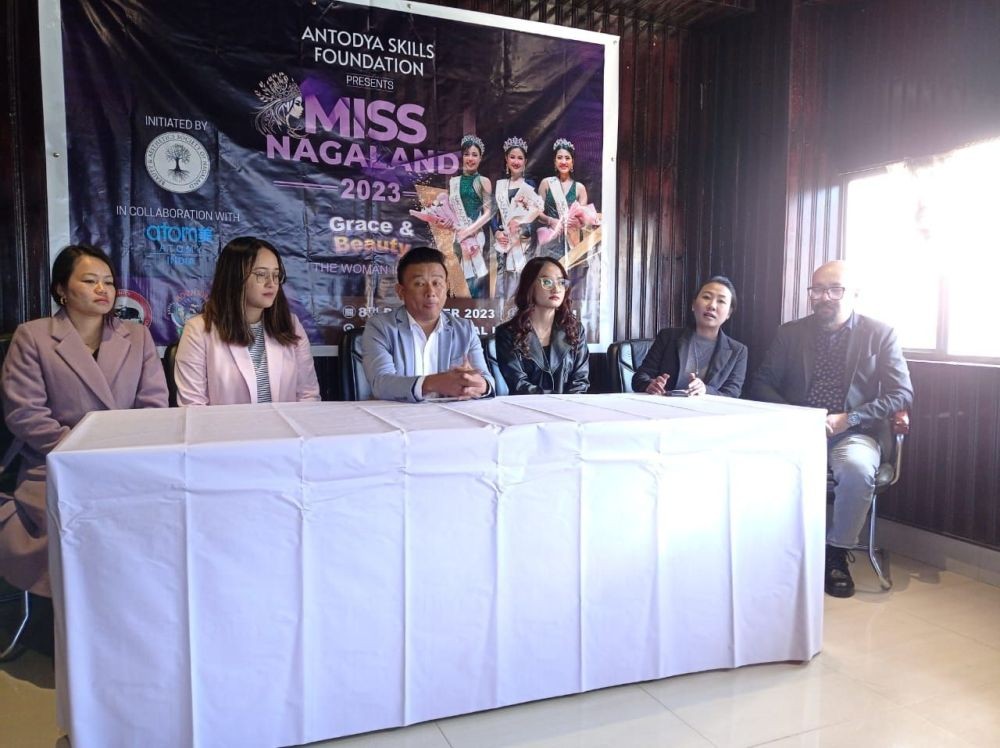 Members of Beauty and Aesthetics Society of Nagaland addressing a press conference at Ura Hotel, Kohima on November 24. (Morung Photo)